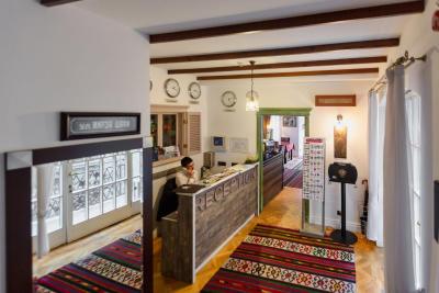 دنیز این بوتیک هتل