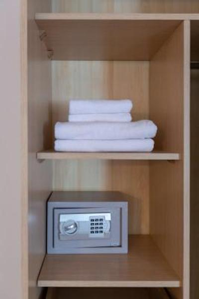 دنیز این بوتیک هتل