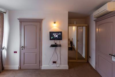 دنیز این بوتیک هتل