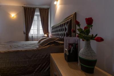 دنیز این بوتیک هتل