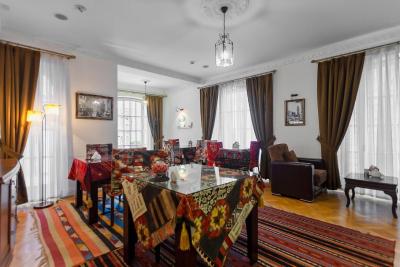 دنیز این بوتیک هتل