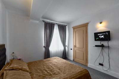 دنیز این بوتیک هتل