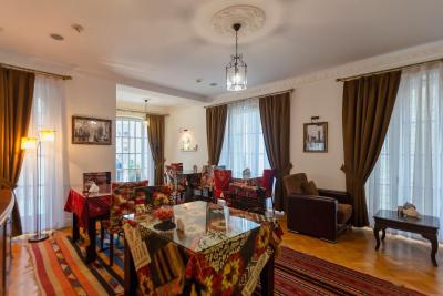 دنیز این بوتیک هتل