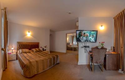 دنیز این بوتیک هتل