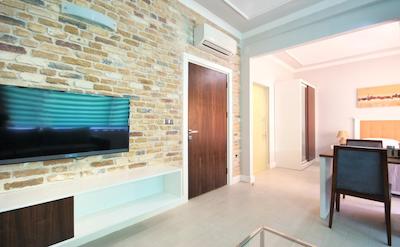 دلایت دلوکس اپارتمنتز