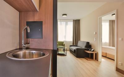 اُکاک اپارتمنت اند هتل