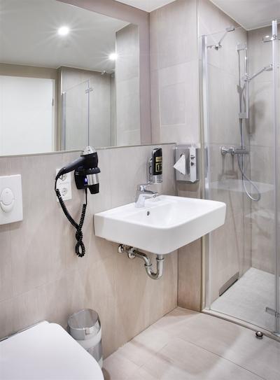 اُکاک اپارتمنت اند هتل