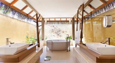 شرایتون مالدیو فول مون ریزورت اند اسپا