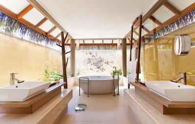 شرایتون مالدیو فول مون ریزورت اند اسپا