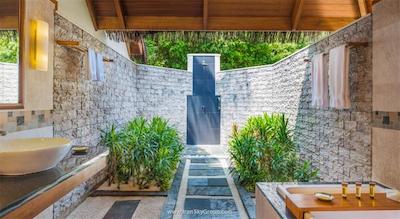 شرایتون مالدیو فول مون ریزورت اند اسپا