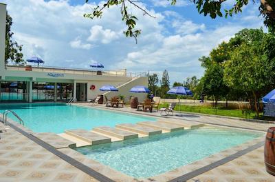 گراند ریال اسویز هتل