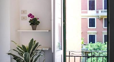 لا دلس ویتا گوسدوس