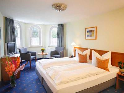 مد هتل جهانیسباد