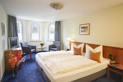 مد هتل جهانیسباد