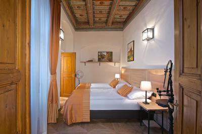 رسیدنس دری گولدن کرونز