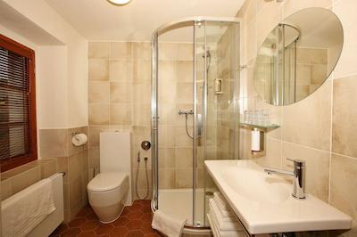 رسیدنس دری گولدن کرونز