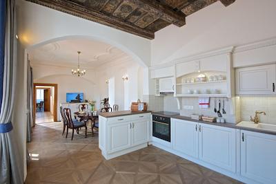 رسیدنس دری گولدن کرونز