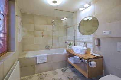 رسیدنس دری گولدن کرونز