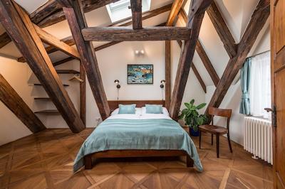 رسیدنس دری گولدن کرونز