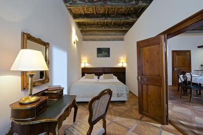 رسیدنس دری گولدن کرونز