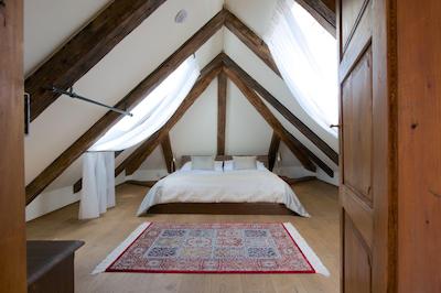 رسیدنس دری گولدن کرونز