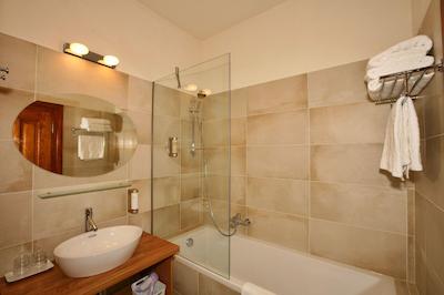 رسیدنس دری گولدن کرونز