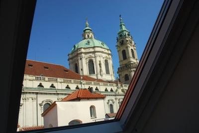 رسیدنس دری گولدن کرونز