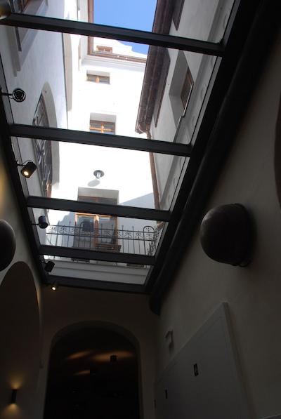 رسیدنس دری گولدن کرونز