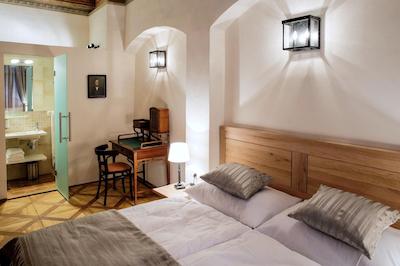 رسیدنس دری گولدن کرونز