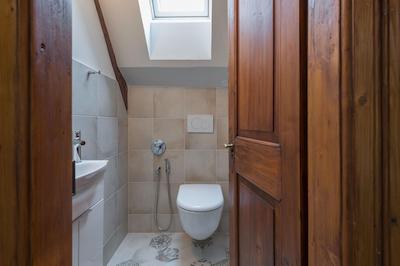 رسیدنس دری گولدن کرونز