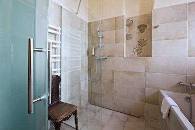 رسیدنس دری گولدن کرونز