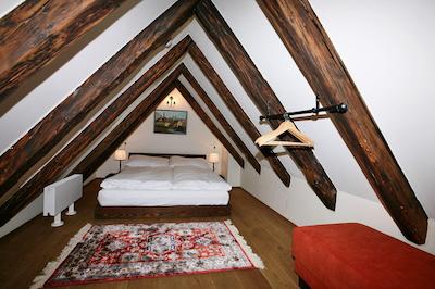 رسیدنس دری گولدن کرونز