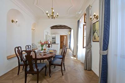 رسیدنس دری گولدن کرونز