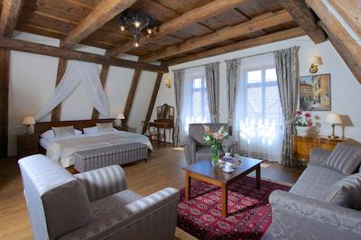 رسیدنس دری گولدن کرونز