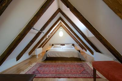 رسیدنس دری گولدن کرونز