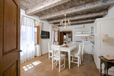 رسیدنس دری گولدن کرونز