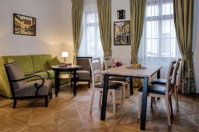 رسیدنس دری گولدن کرونز