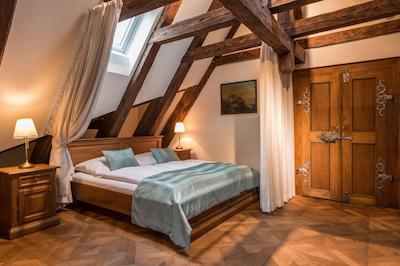 رسیدنس دری گولدن کرونز