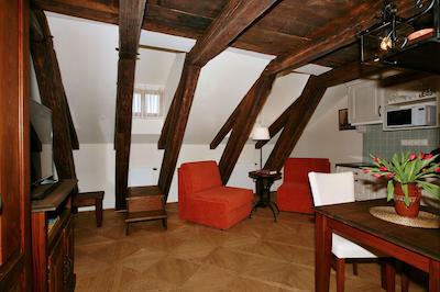 رسیدنس دری گولدن کرونز