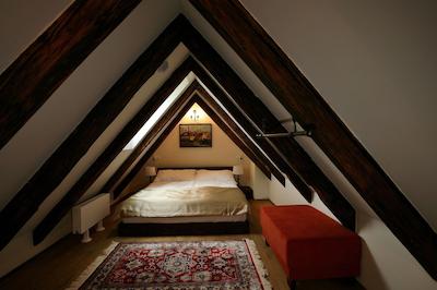 رسیدنس دری گولدن کرونز