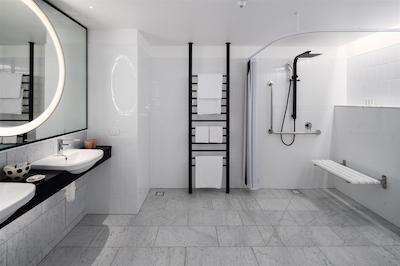 قت کویینستون