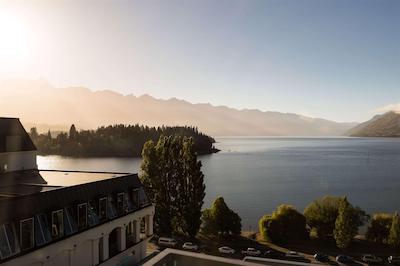 قت کویینستون