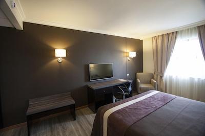 هتل دیگو د آلماگرو اُسُرنو