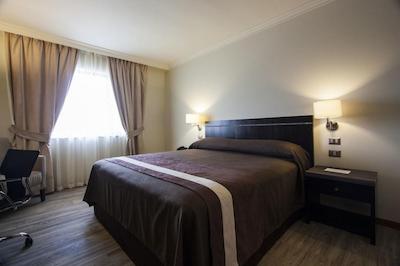 هتل دیگو د آلماگرو اُسُرنو