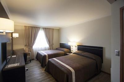 هتل دیگو د آلماگرو اُسُرنو