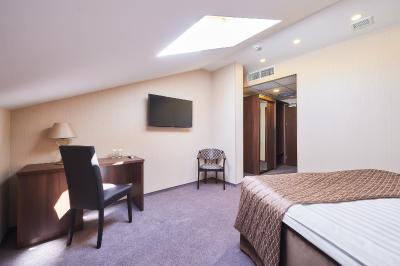 دیپلمات هتل