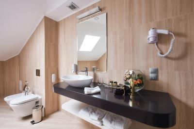 دیپلمات هتل