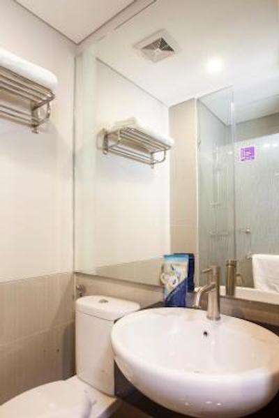 ورس لیت هتل پمبانگونان