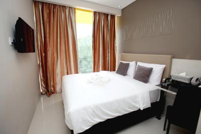 ورس لیت هتل پمبانگونان