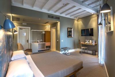 هتل اکسادمیا